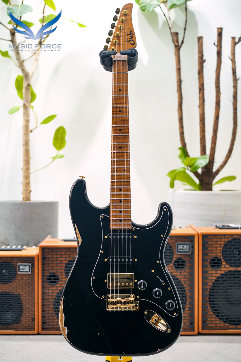 [2023 Final Sale(~12/31까지)!!!] Suhr Classic S Antique(Custom Model) SSH-Black w/1-Piece Roasted Flame Maple Neck &amp; Gold HW (신품) - 70626