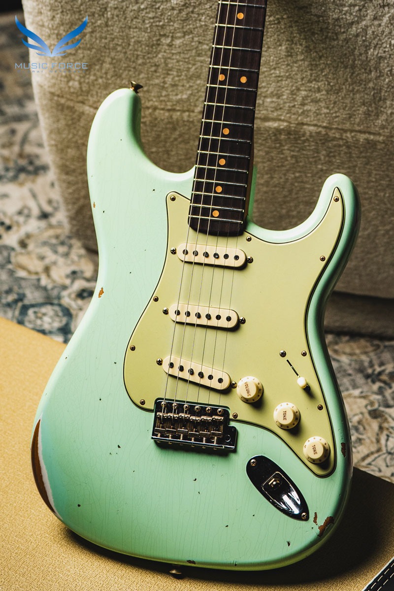 [2024 Summer Sale! (~7/31까지)] Fender Custom Shop Limited Edition 1963 Strat Relic-Super Faded/Aged Surf Green w/Roasted Maple Neck (2023년산/신품) - CZ576987